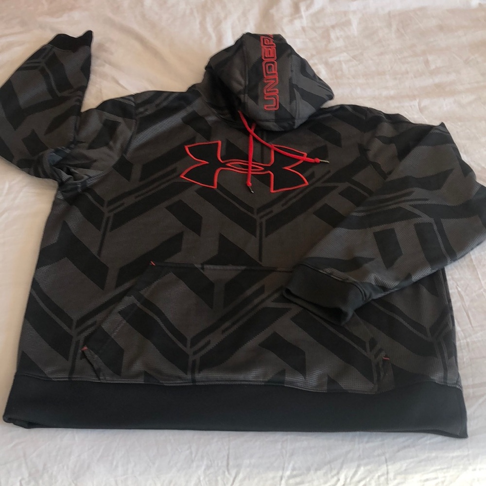 XL under armor hooded sweatshirt.